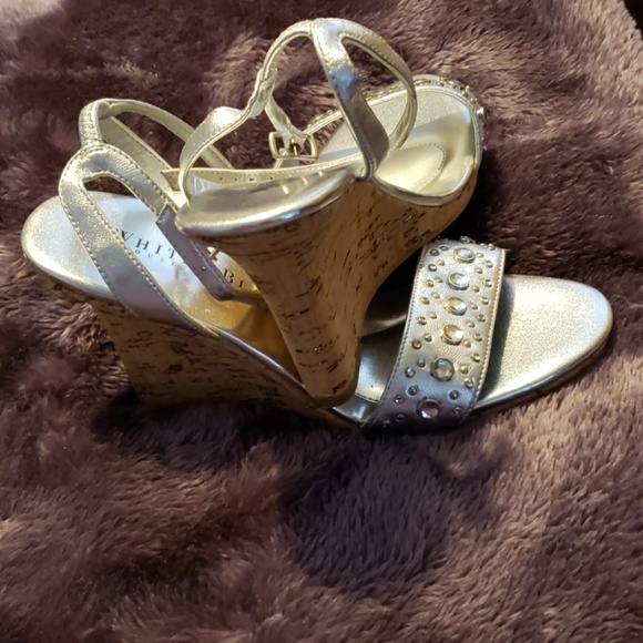 Shoes - Picture 4 of 4